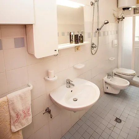Apartment Quiet Little Near The Seaside - Beahost