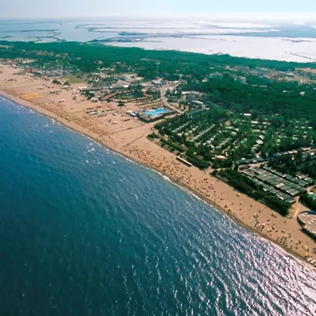 Quiet Little Near The Seaside - Beahost